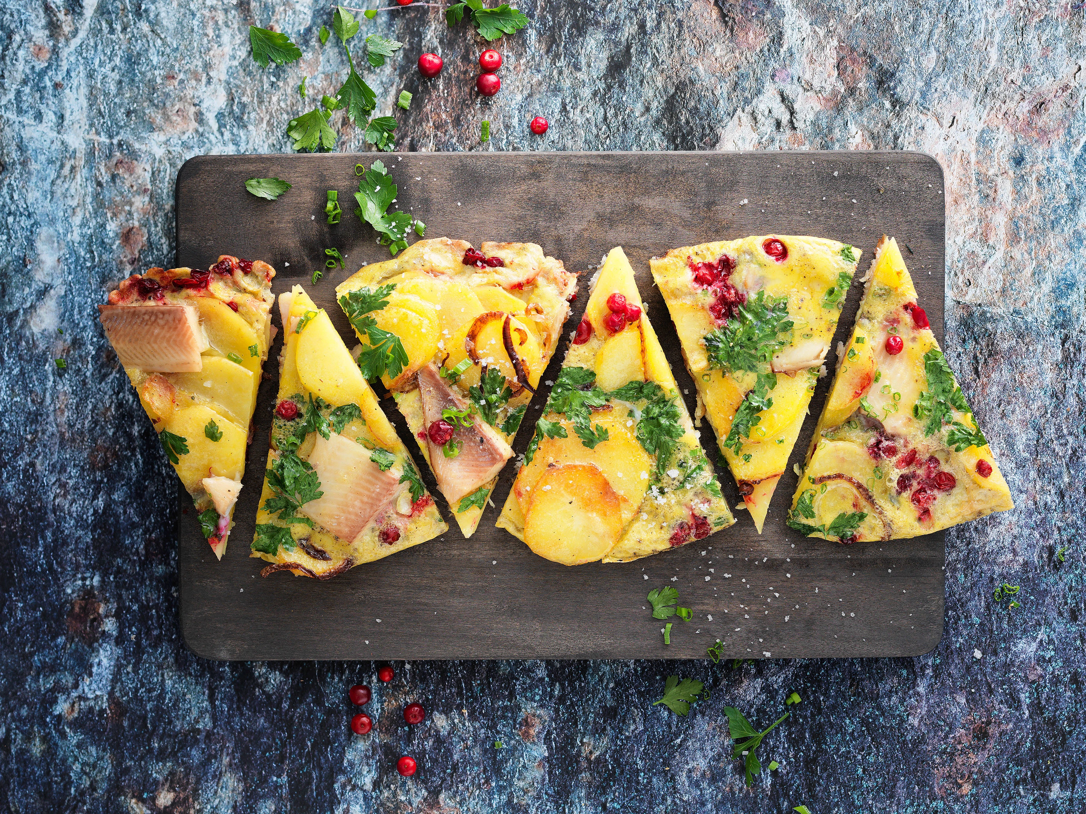 Forellen-Tortilla mit Preiselbeeren
