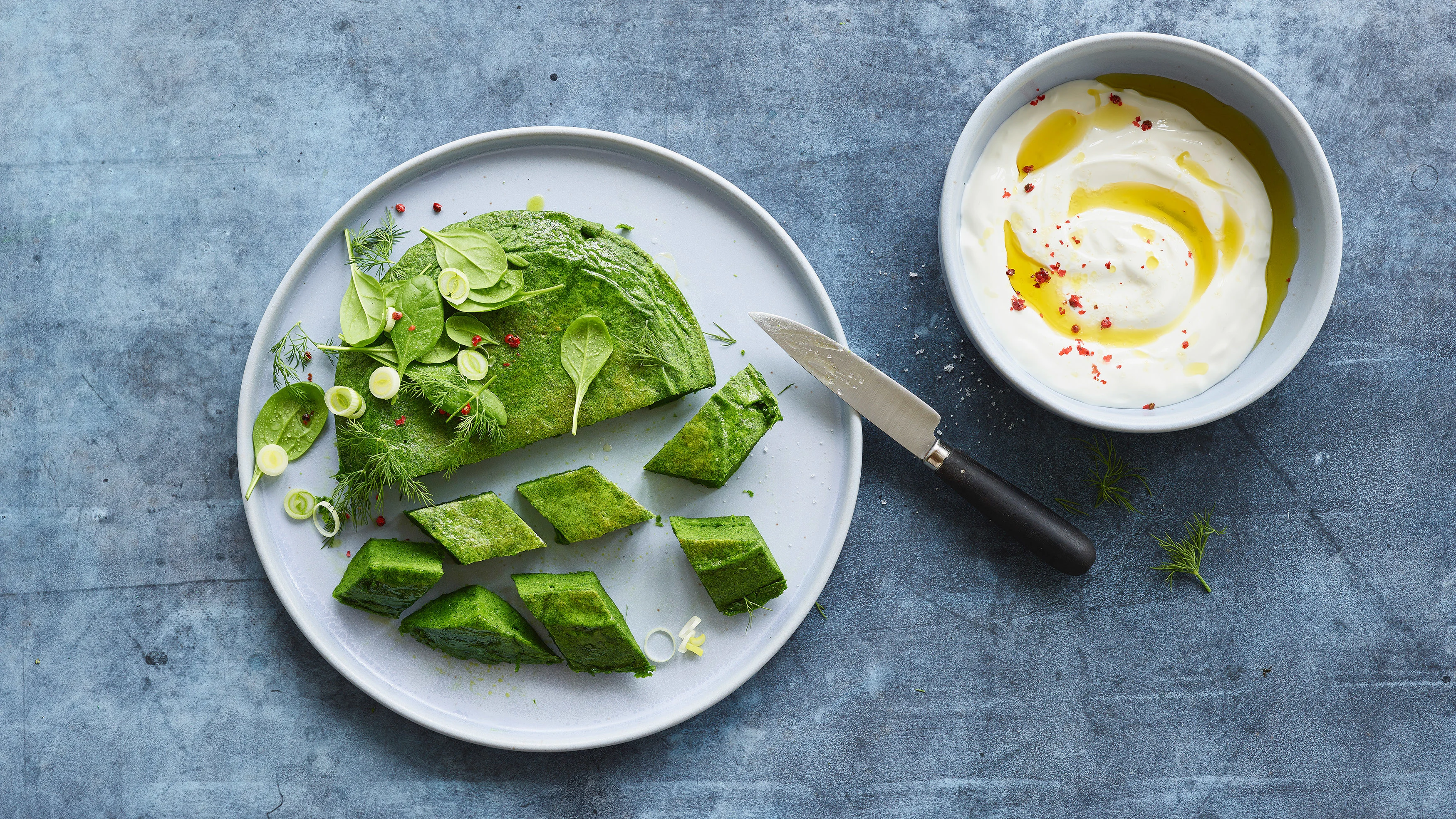 Persische Omelette mit Spinat und Dill