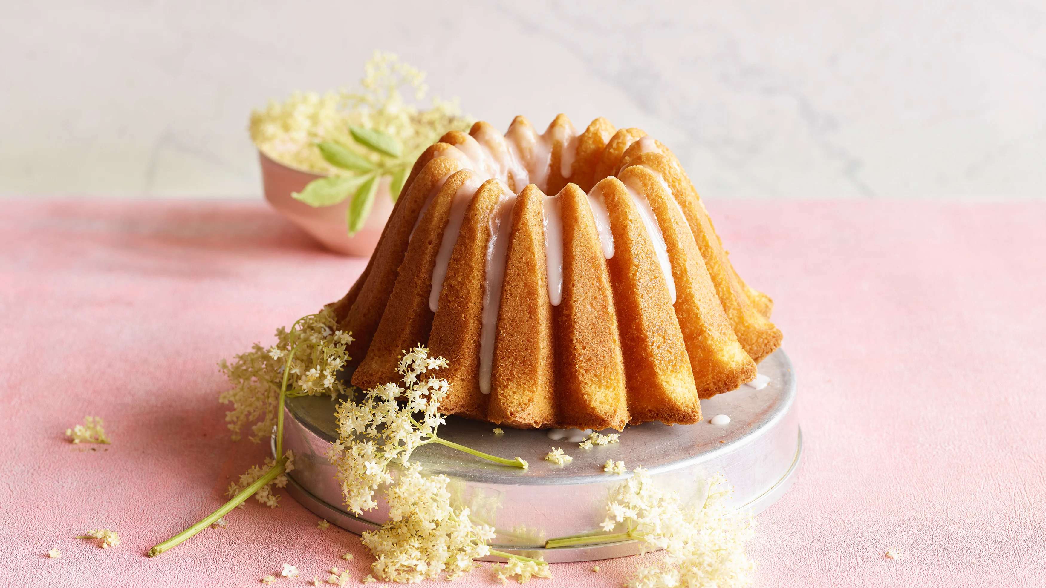 Kouglof au citron et aux fleurs de sureau
