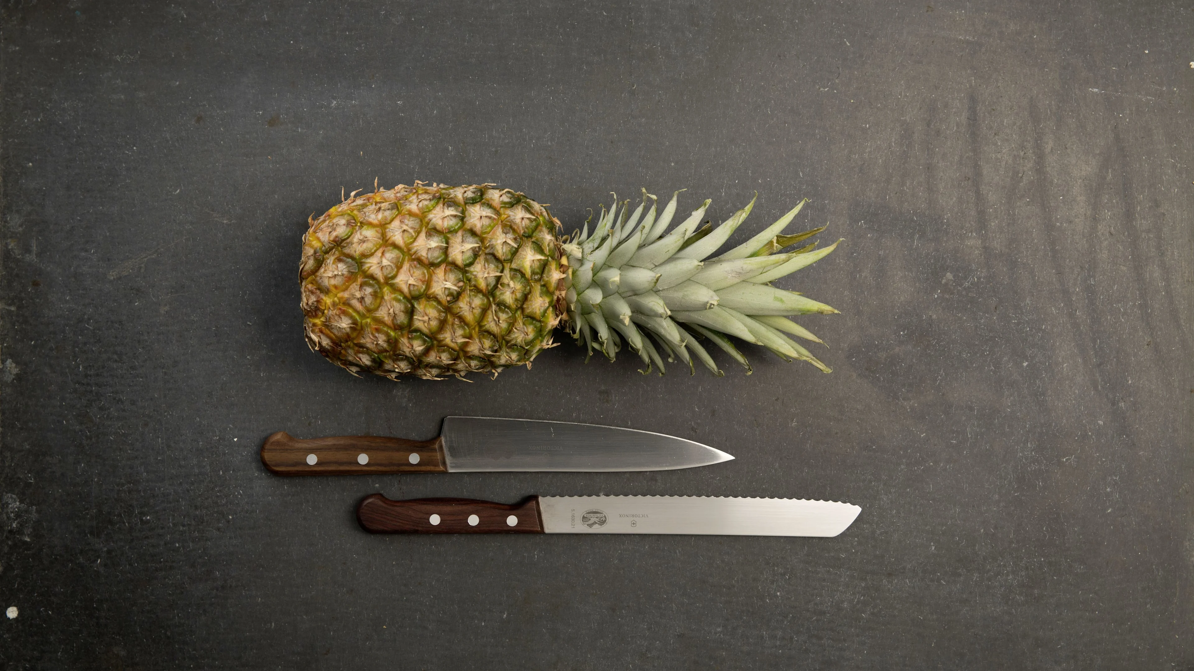Éplucher un ananas