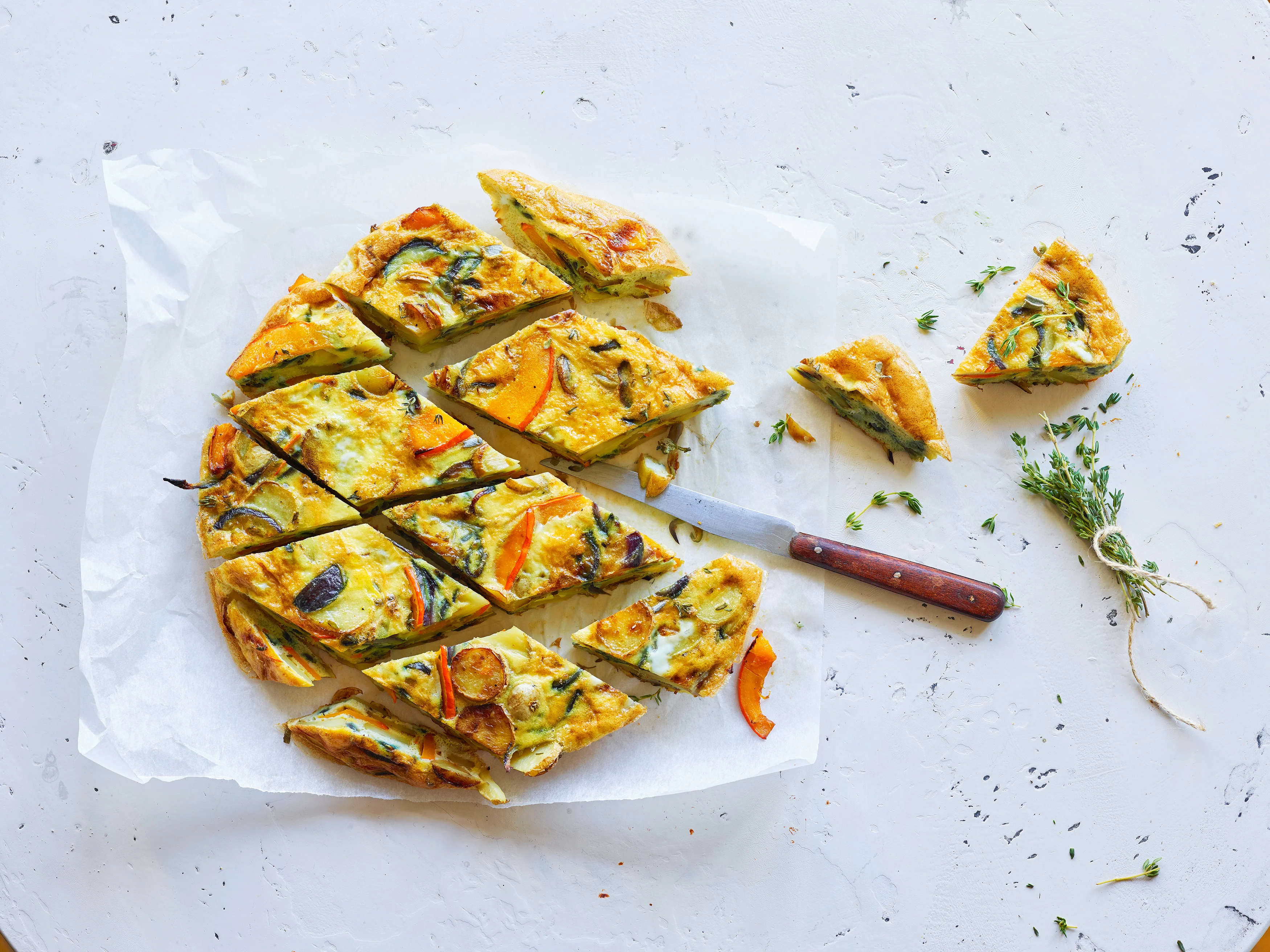 tortilla aux pommes de terre, à la courge et aux fines herbes