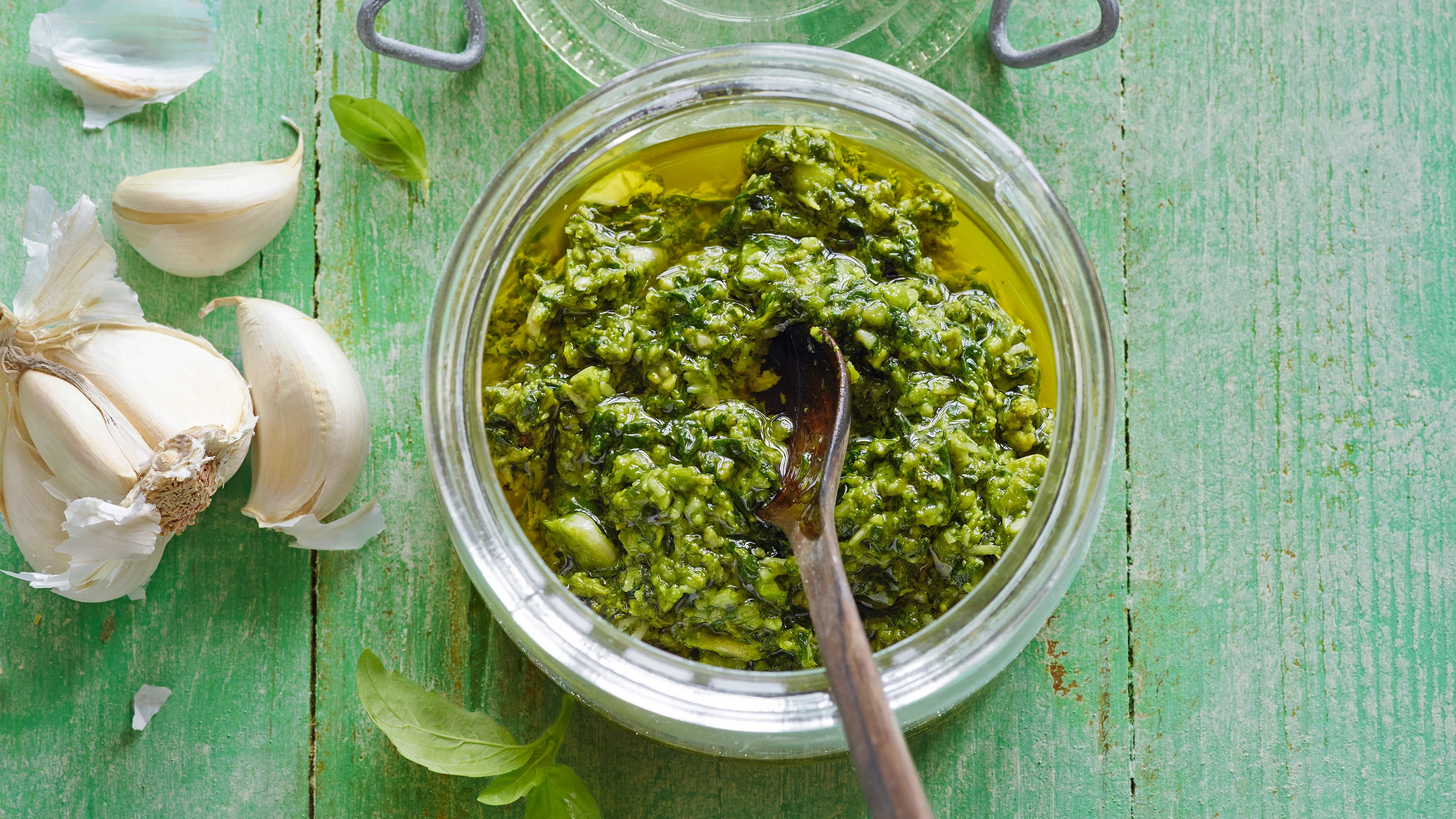 Basilikum-Pesto