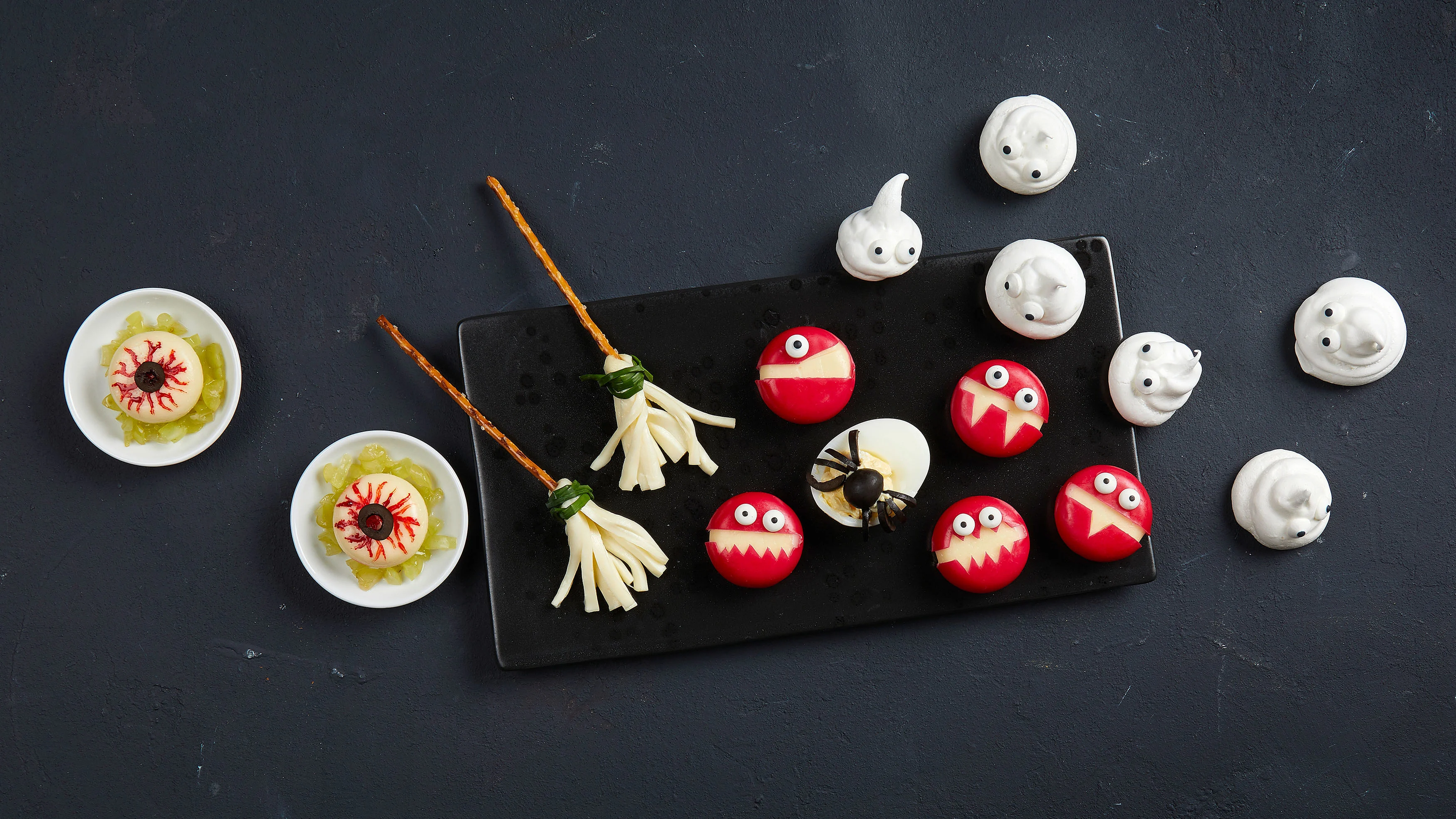 Witzige Halloween-Snacks zubereiten