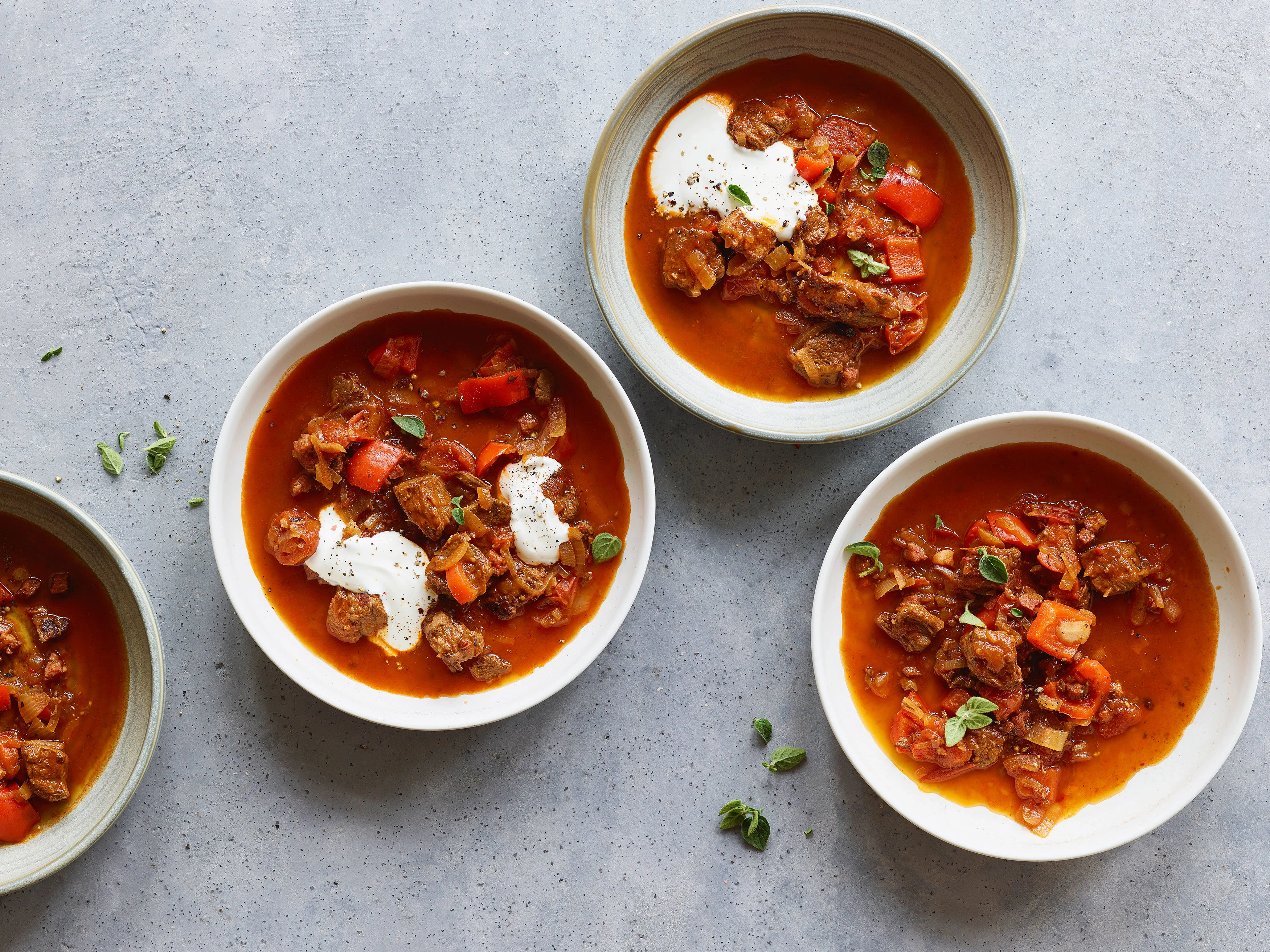 Ungarisches Gulasch mit Sauerrahm