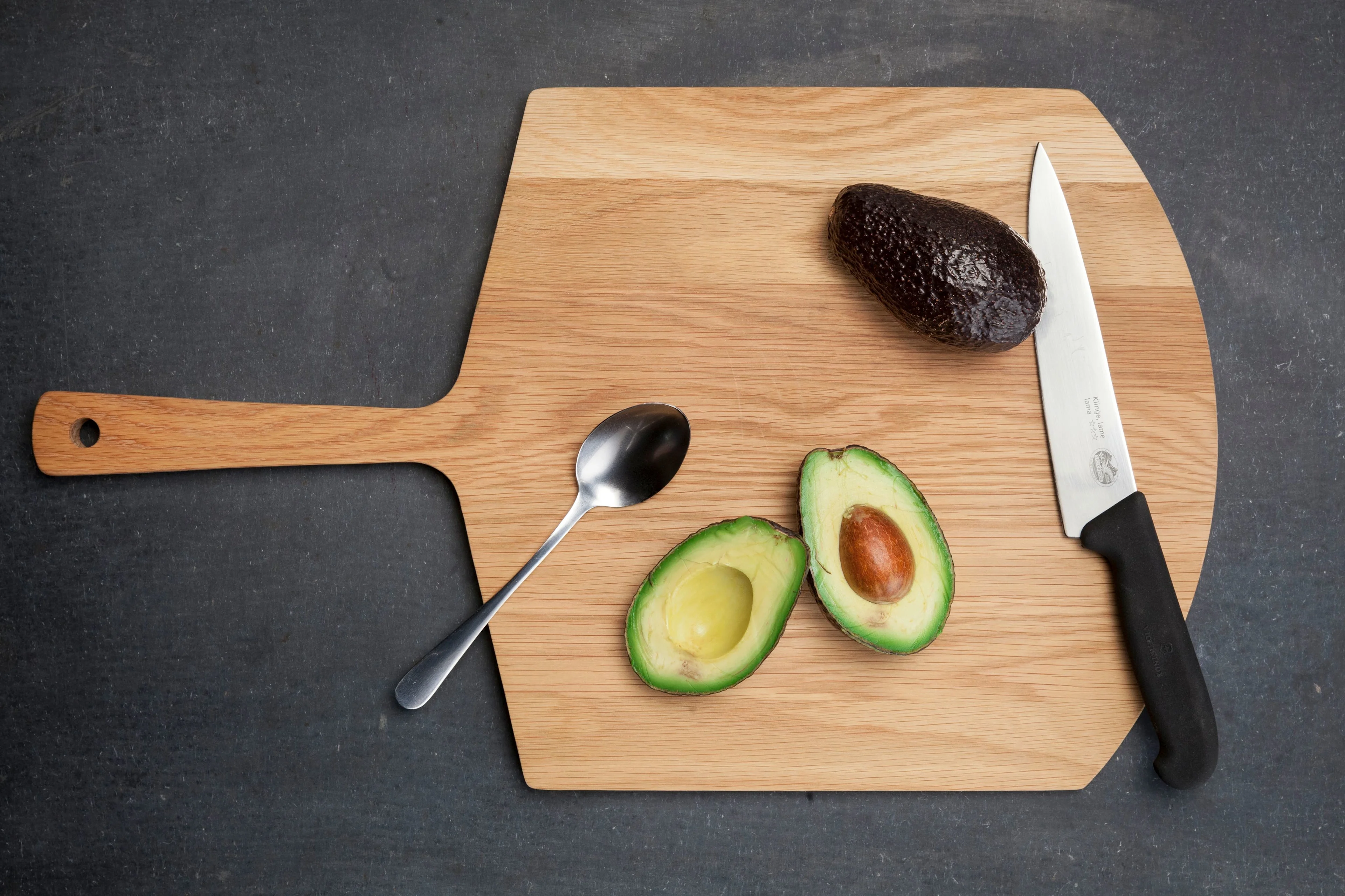 Avocado entkernen