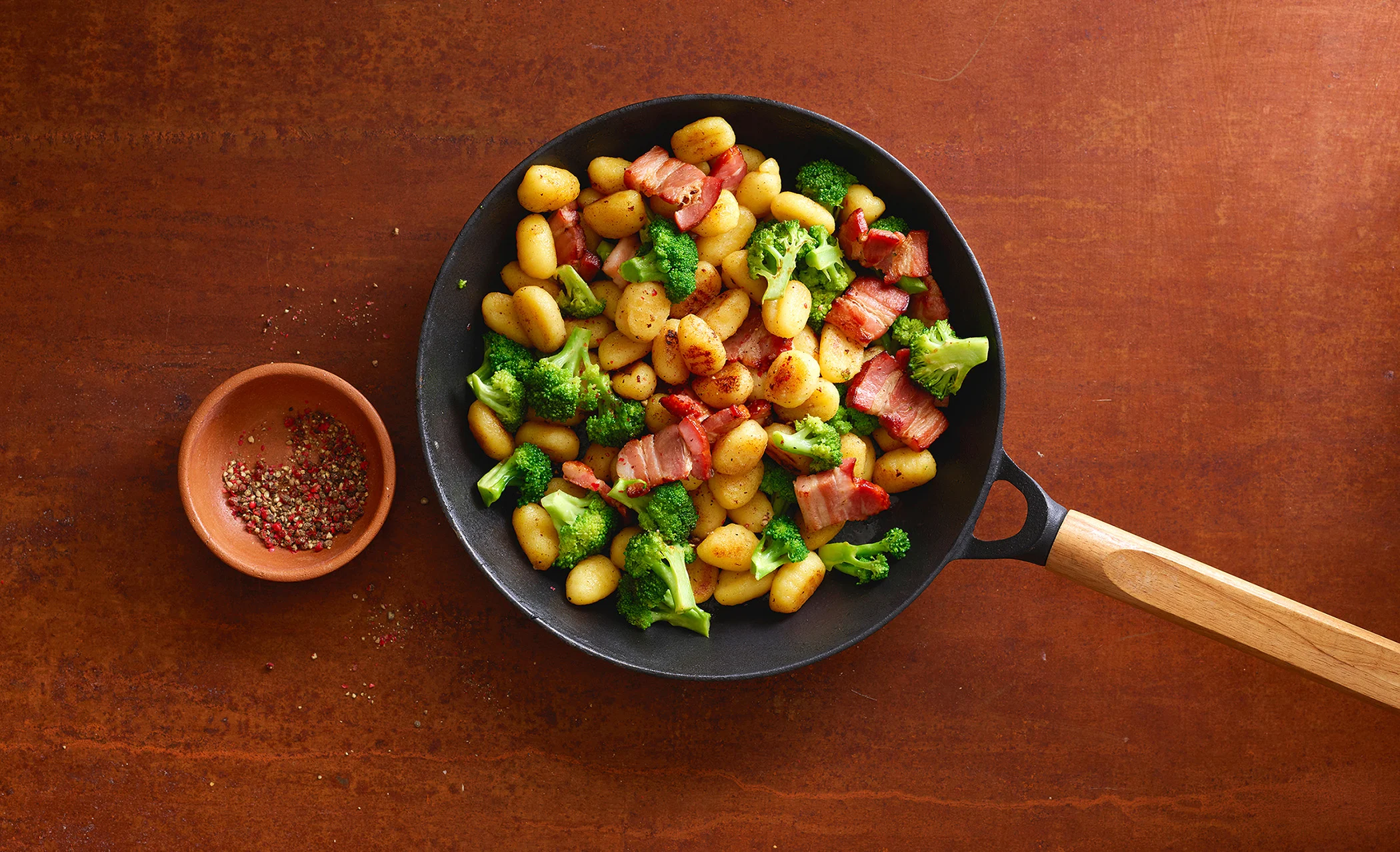 Gnocchi mit Speck und Broccoli