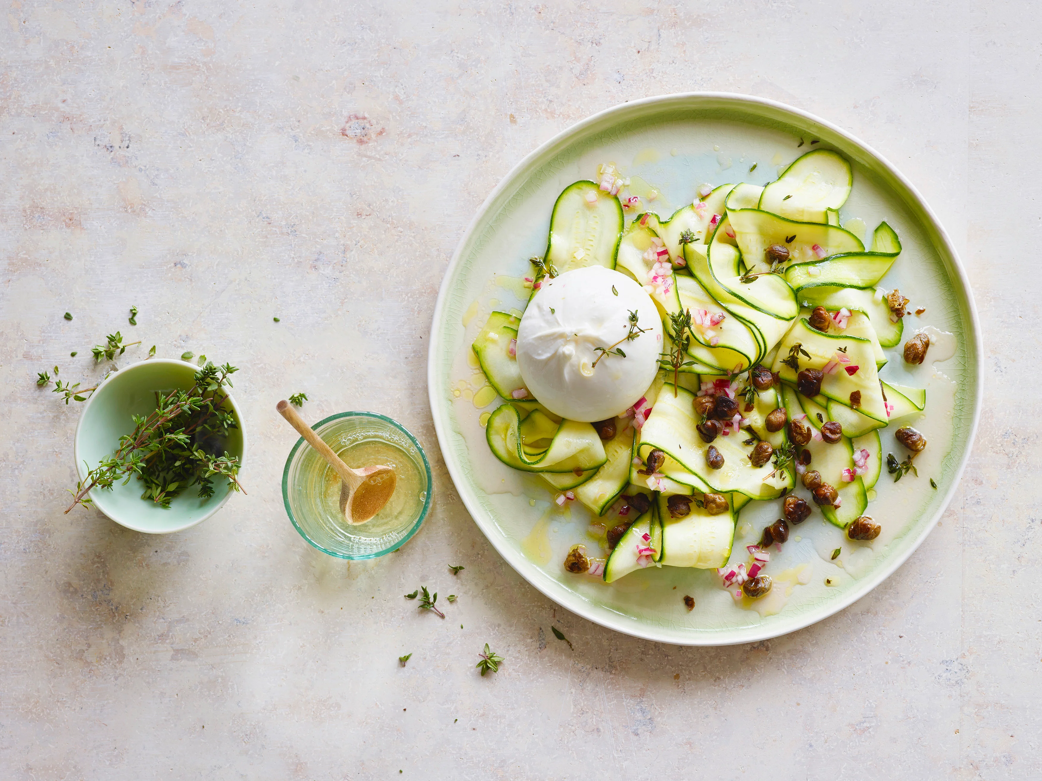 Zucchettisalat mit Burrata