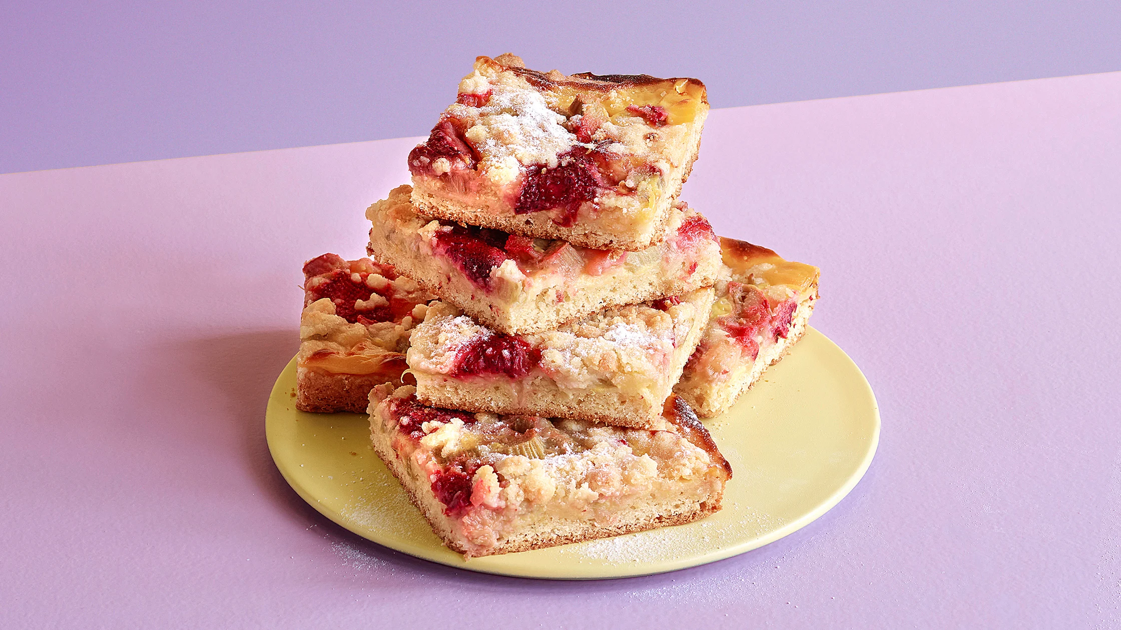 Torta di rabarbaro e fragole