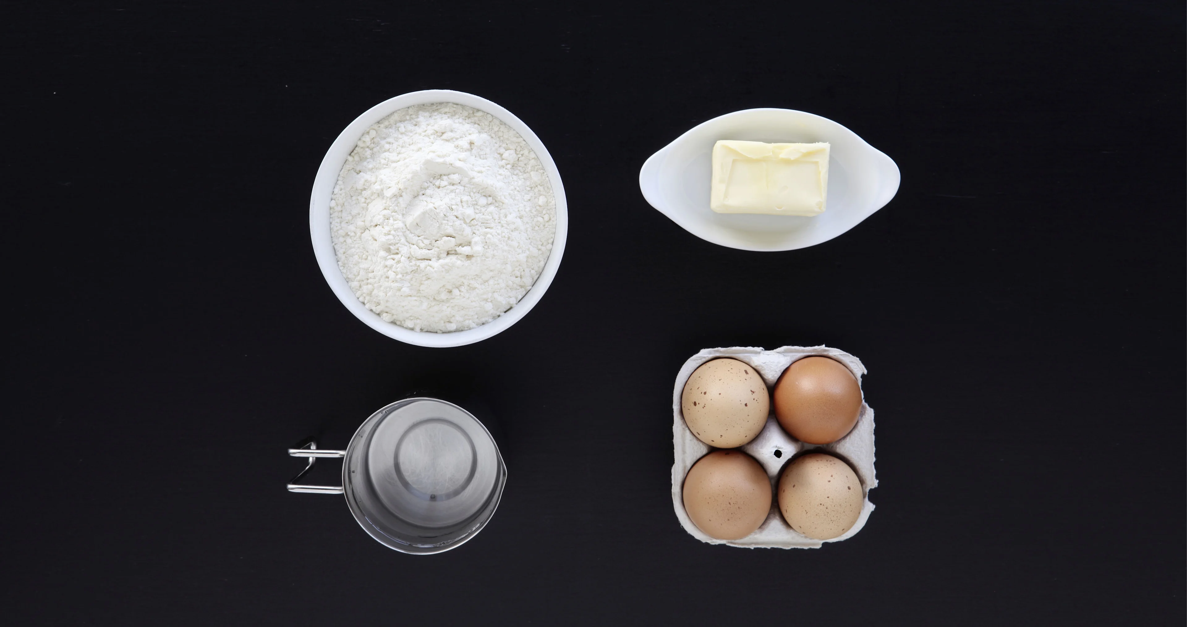 Liquide, beurre, farine fleur, œufs
