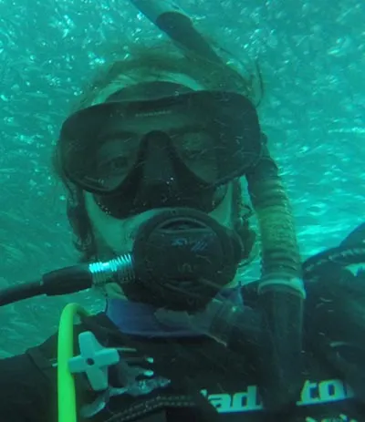 Rodrigo Oyanedel diving in Chile