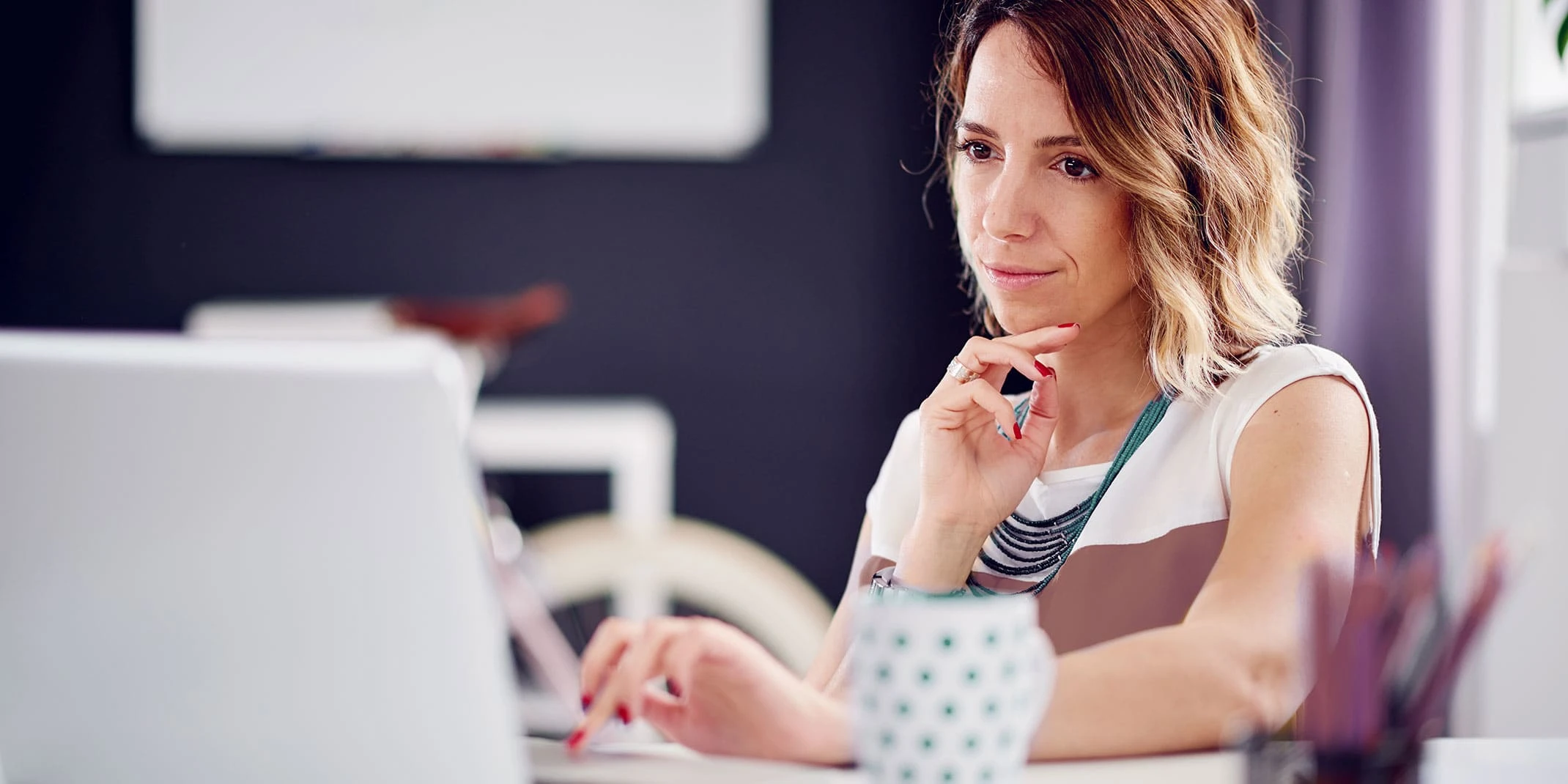 lady-at-desk