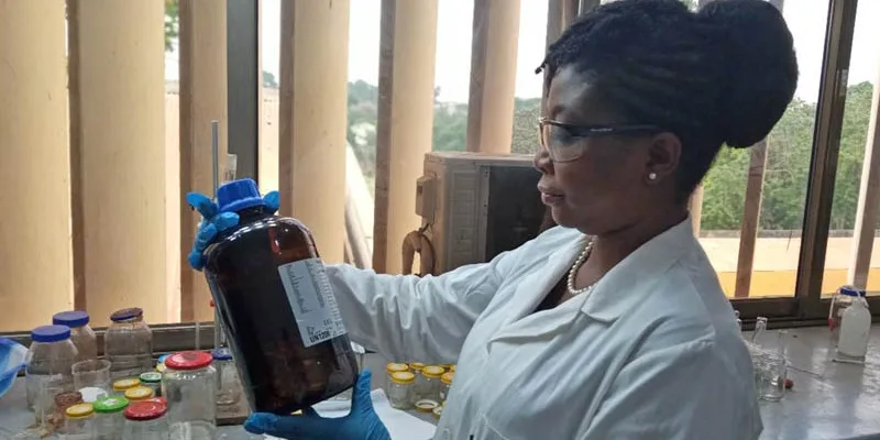 Marian Nkansah in lab