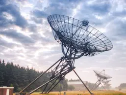 Header with cover of Elsevier's report "The Netherlands and Japan as partners in science, technology and innovation"