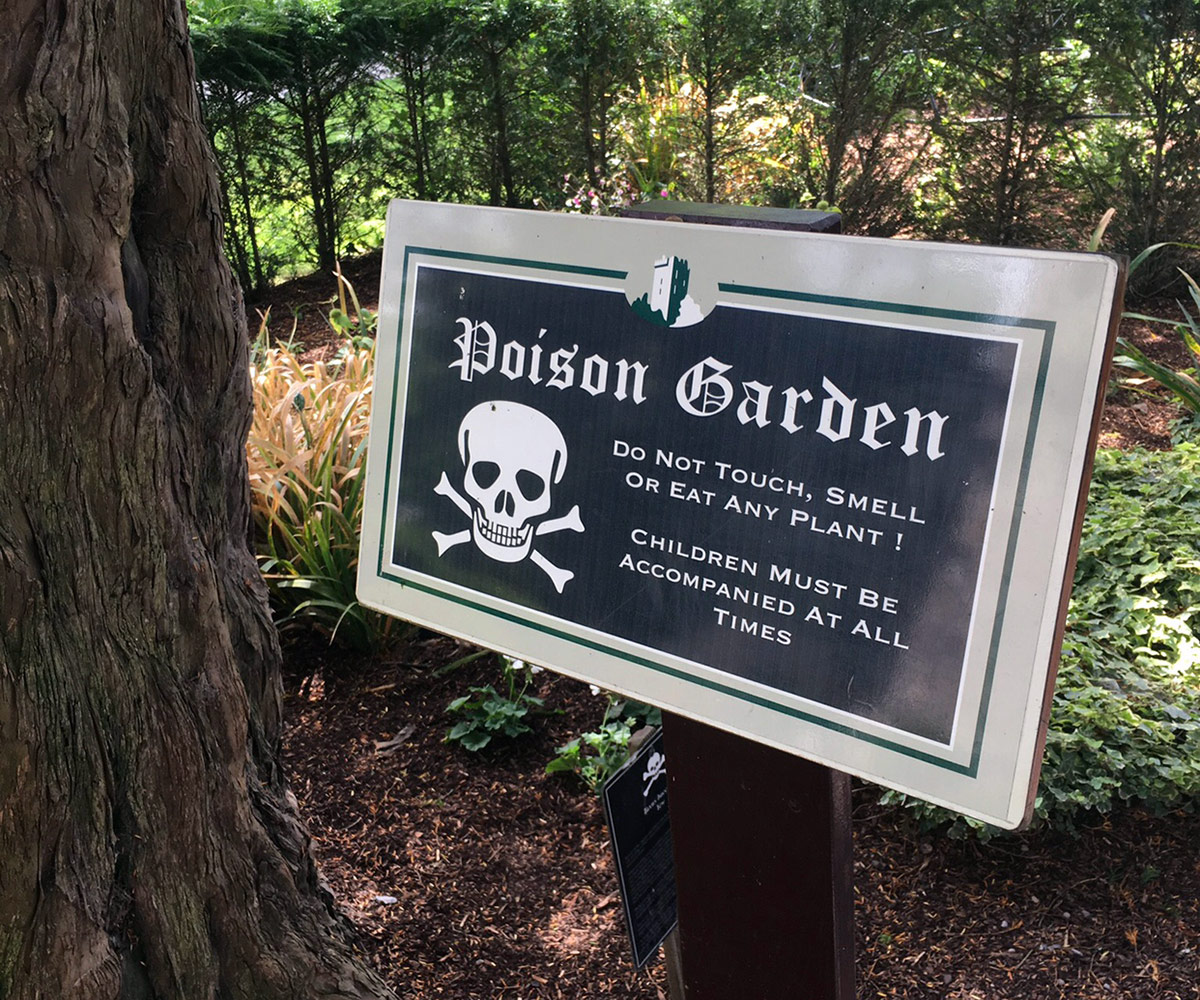 Blarney Castle Poison Garden Sign-JHawk88,-CC-BY-SA-4.0: Poison garden entry sign at Blarney Castle in Ireland. Photo by JHawk88, CC BY-SA 4.0 via Wikimedia Commons