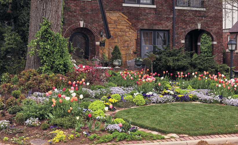 Spectacular Spring Front Yard Garden Gate