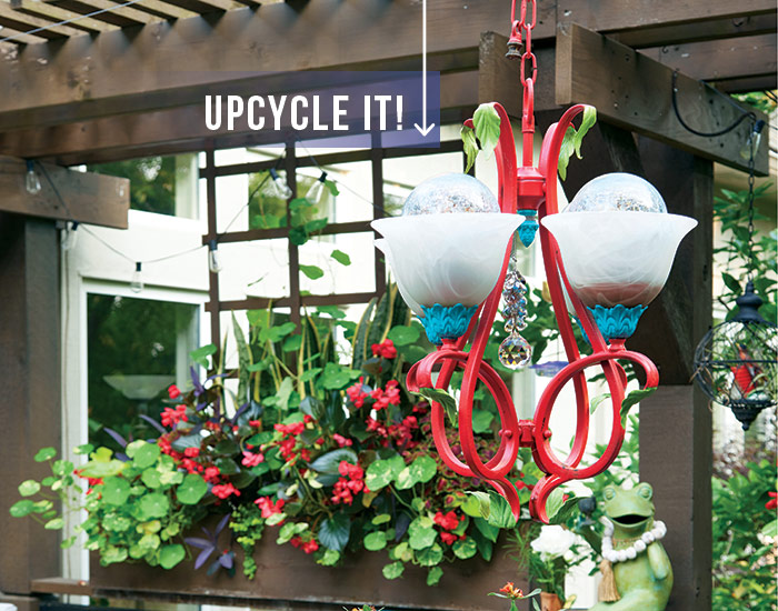 Upcycled light garden ornament: With an upcycled chandelier, spray paint and creativity Bonnie created a unique garden ornament.