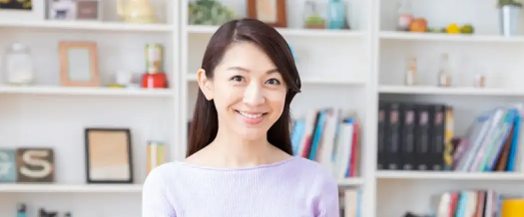 素材_健康的で歯並びがきれいな女性