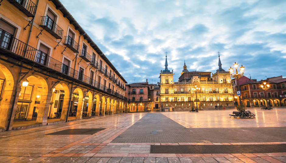 Leon Travel Guide Leon France Brittany Ferries