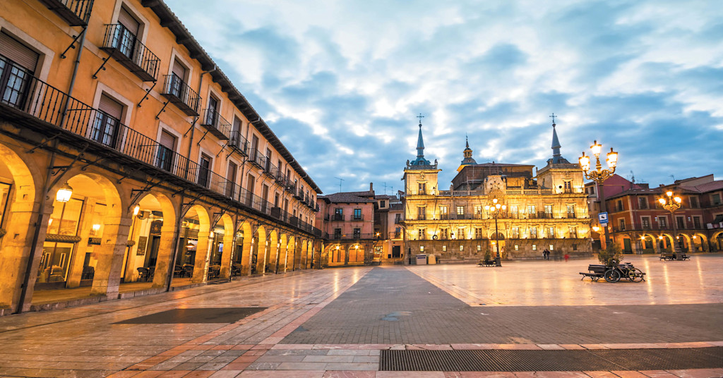 Leon Travel Guide | Leon France | Brittany Ferries