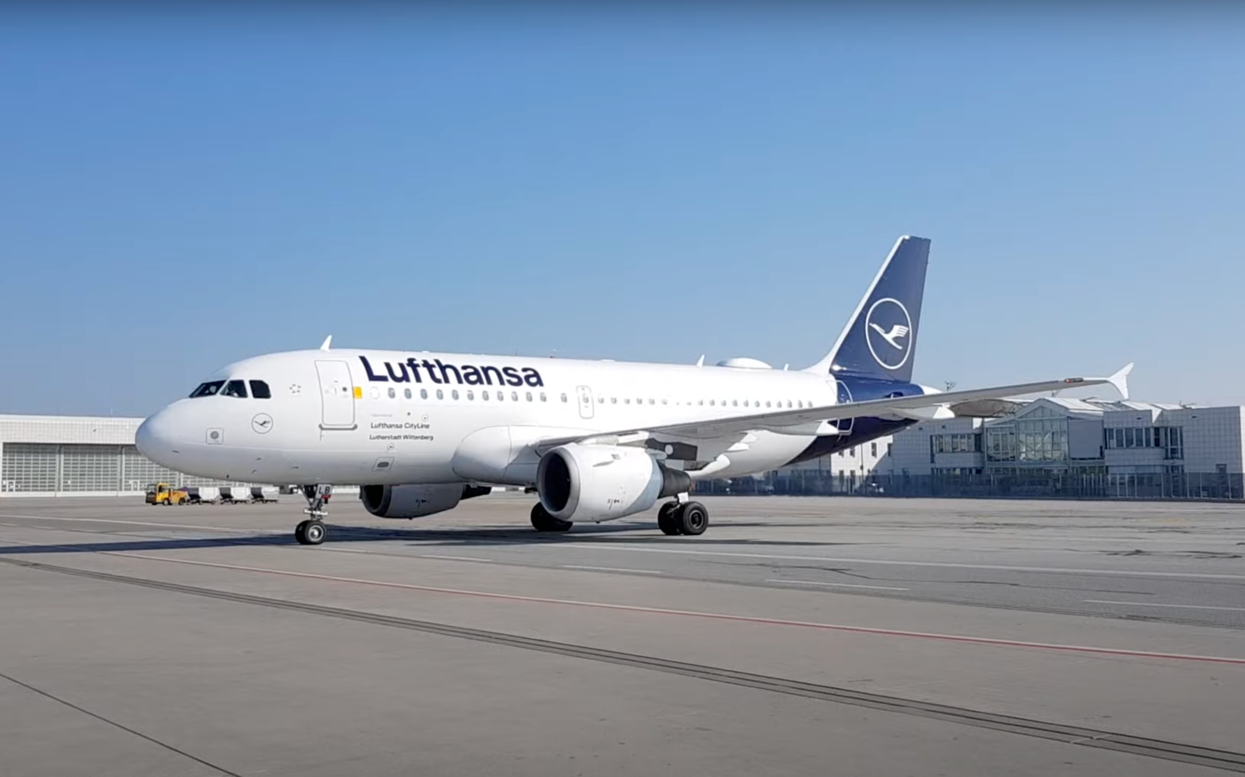 Lufthansa + Customer Service + Process Mining Hero Image