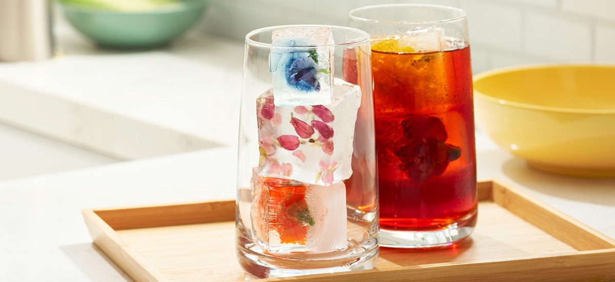 4 Cocktail Ice cube ideas (infused with fruits). 