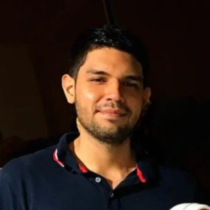 Aron Maruri escritor.jpg