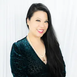 Author Tracy Lee
