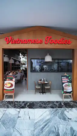 Vietnamese Foodies 1080x1920