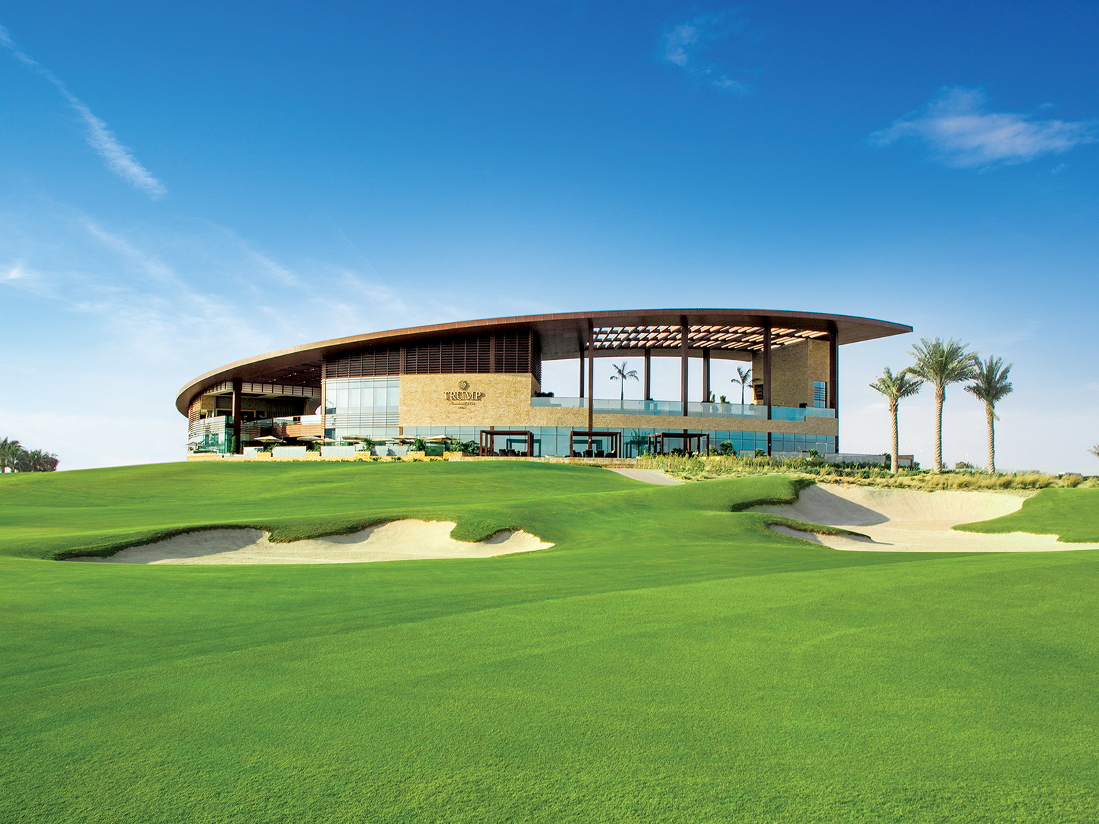 Complementing the magnificent golf course, the 30,000 sq.ft luxury clubhouse offers an infinity pool, upscale dining, and state-of-the-art facilities.