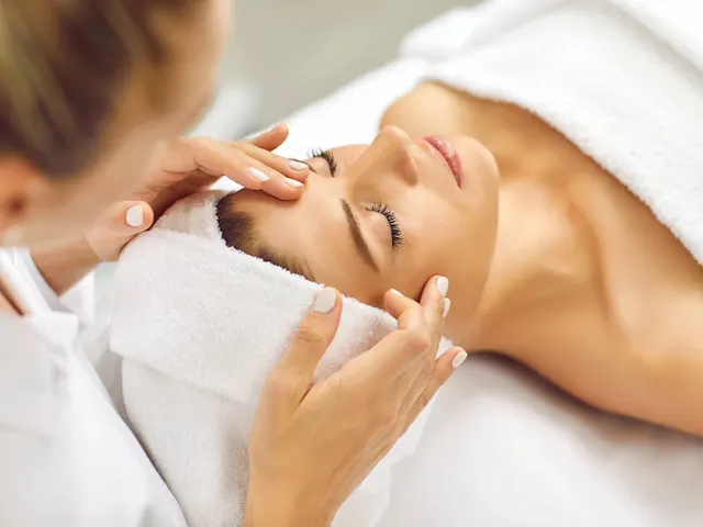 Offrez-vous une détente ultime dans notre spa, offrant une gamme de traitements et de thérapies rajeunissants dans un cadre tranquille.
