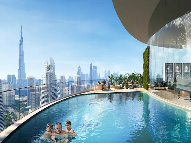 Tauchen Sie ein in unseren luxuriösen Pool, wo kristallklares Wasser und atemberaubende Ausblicke eine perfekte Oase der Entspannung und Erholung schaffen.