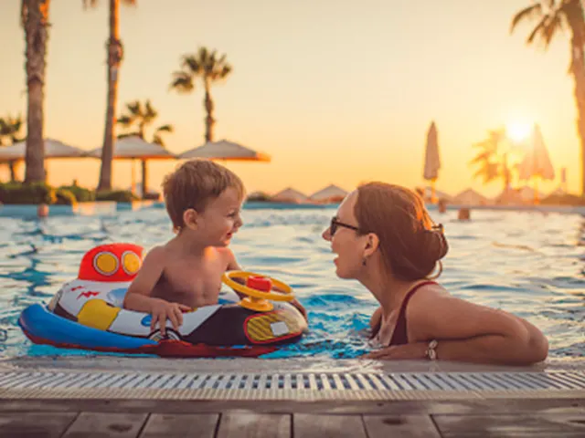 Gönnen Sie sich vollkommene Entspannung in Ihrem eigenen Pool – eine abgeschiedene Oase der Ruhe und Erholung.