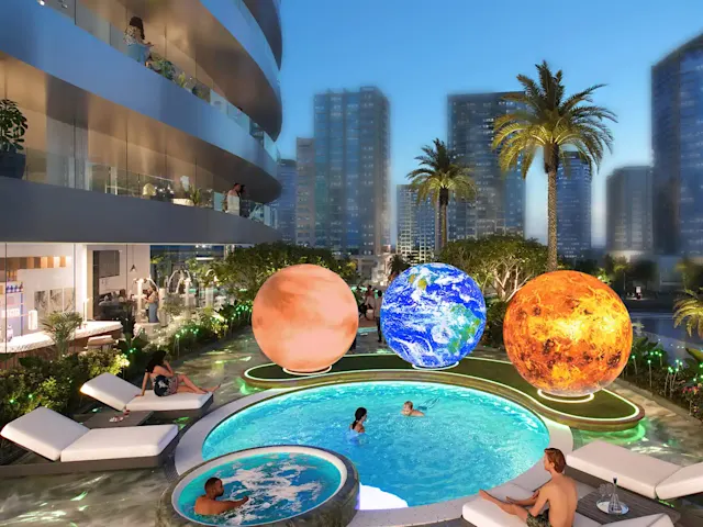 Spazieren Sie durch den bezaubernden Garten, in dem himmlisch inspirierte Designs eine ruhige Oase mitten in der Stadt schaffen.
