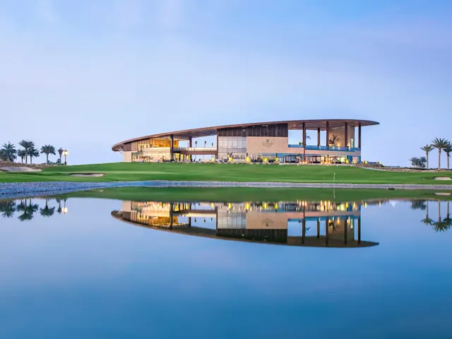 Complementing the magnificent golf course, the 30,000 sq.ft luxury clubhouse offers an infinity pool, upscale dining, and state-of-the-art facilities.