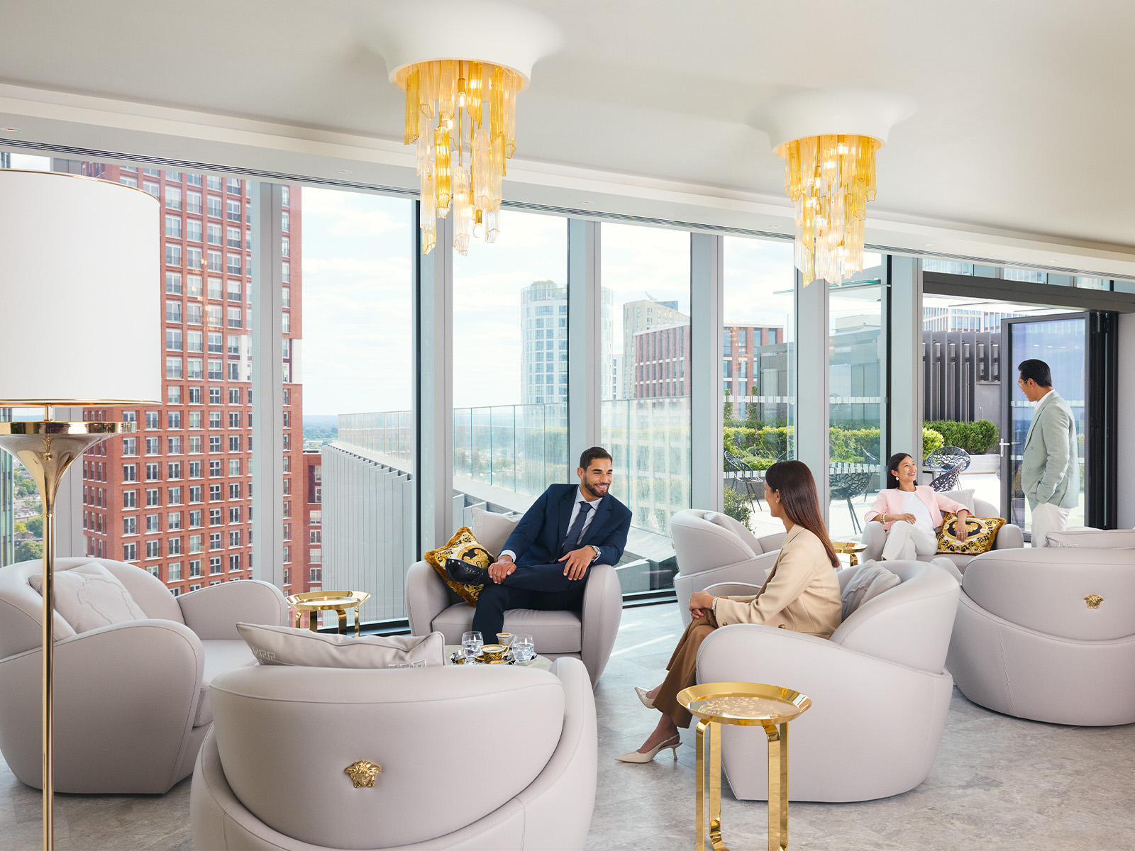 With a stunning view of the rooftop gardens and London city, enjoy some down-time in this luxury space that is exclusively for residents