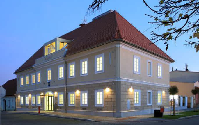 Stavbu roku 2017 vyhrála rekonstrukce knihovny a radnice v Kardašově Řečici s taškou Opál