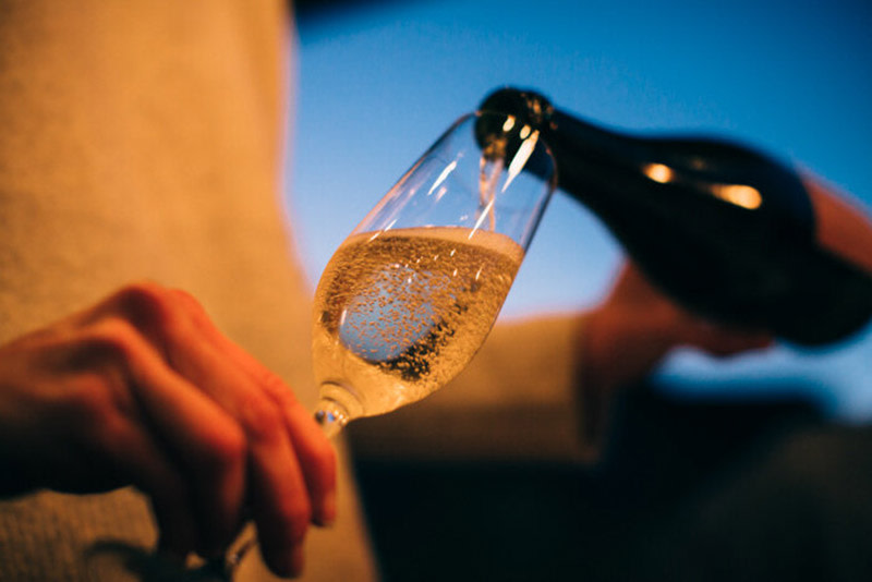 What is Brut Sparkling Wine? (10 Best Bottles, Flavors, Pairings, Prices)