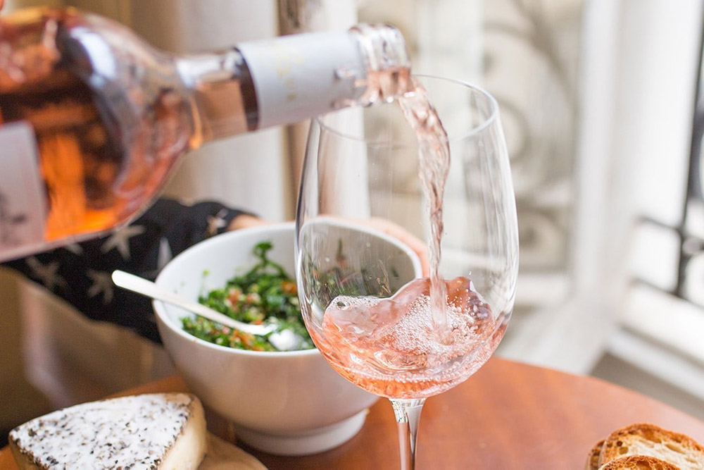 Sauvignon Rose Wine (Food Pairings, Best Bottles, Prices)