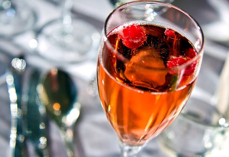 Best Kir Royale Recipe (Tips, Best Wines 2023)