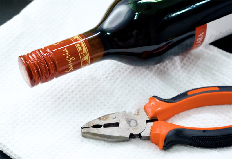 How To Open A Wine Bottle Without A Corkscrew 8 Great Hacks