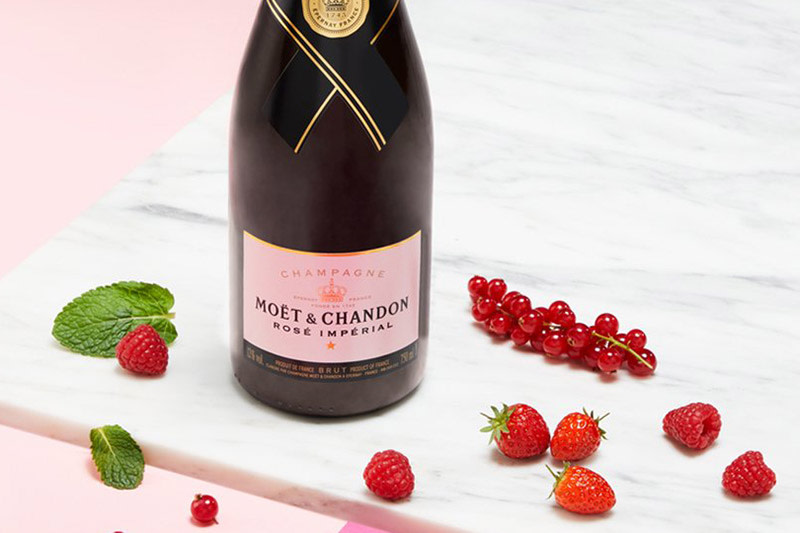 How Good is Moët & Chandon Imperial Rosé Champagne? - Social Vignerons