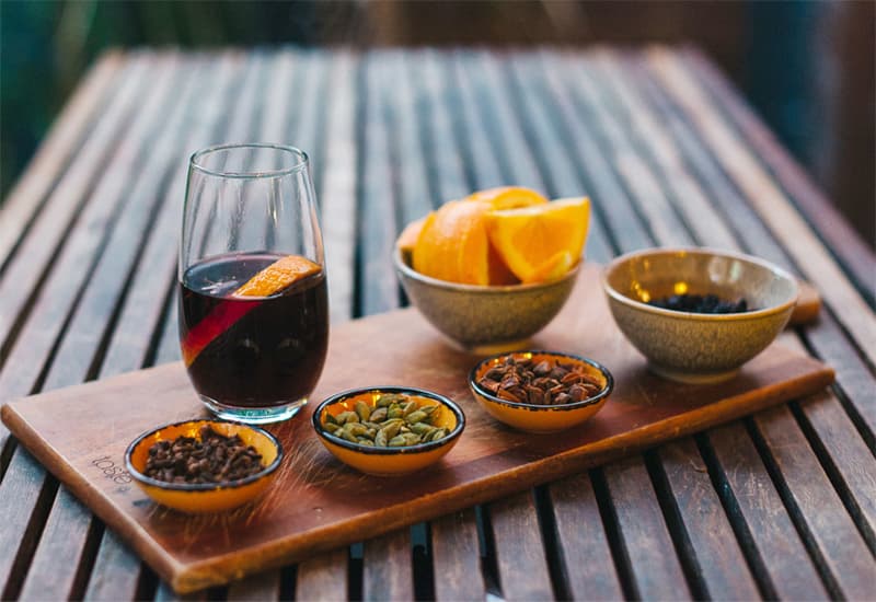 How to Make Mulled Wine (Recipe, Best Wines to Use)