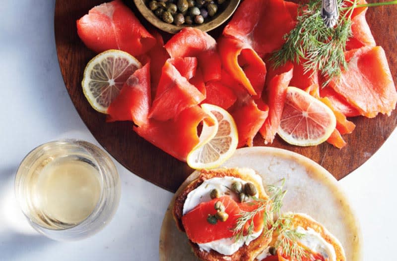 Wine With Salmon (10 Irresistible Pairing Ideas, Best Wines)