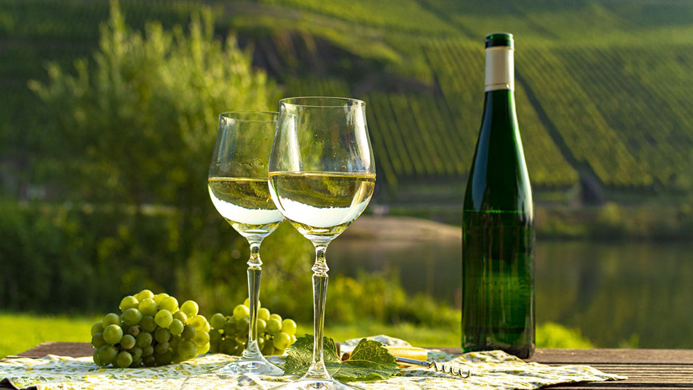 10 Most Popular German White Wine Styles (Best Bottles To Buy Now)