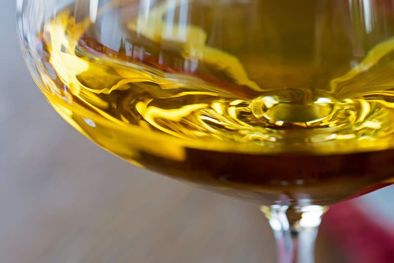 10 Rich, Oaky Chardonnay Wines (Tasting Notes, Prices, Food Pairings)