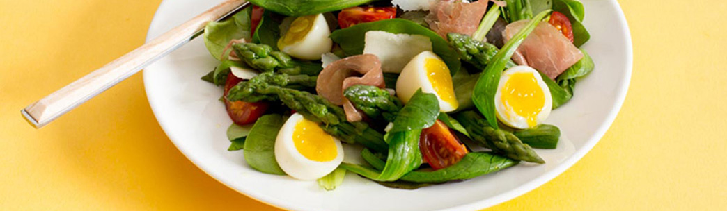 Salade d'asperge  au parmesan et jambon de bayonne