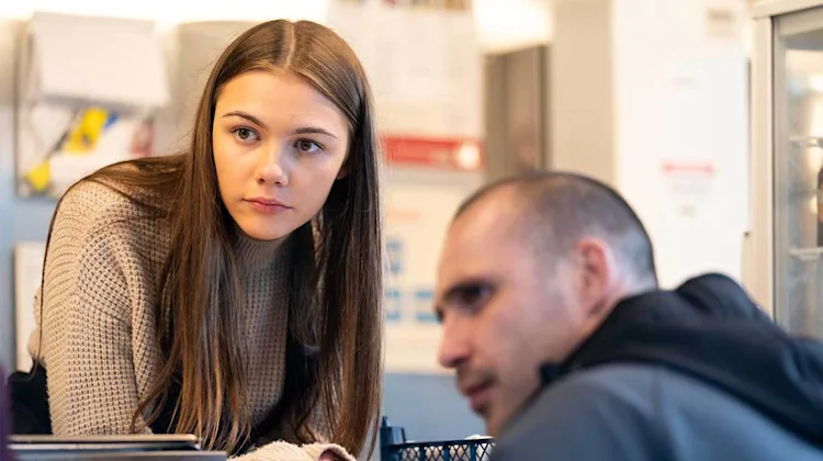 Courtney and Ritchie working