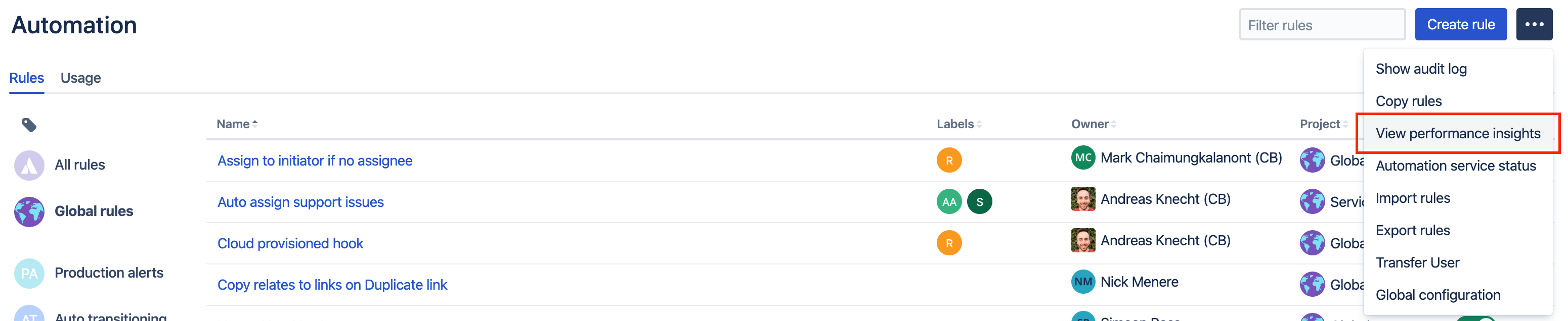 Jira のグローバル自動化画面。[パフォーマンス インサイトを表示] メニュー アイテムがハイライトされて、メニューのその位置が強調されています。