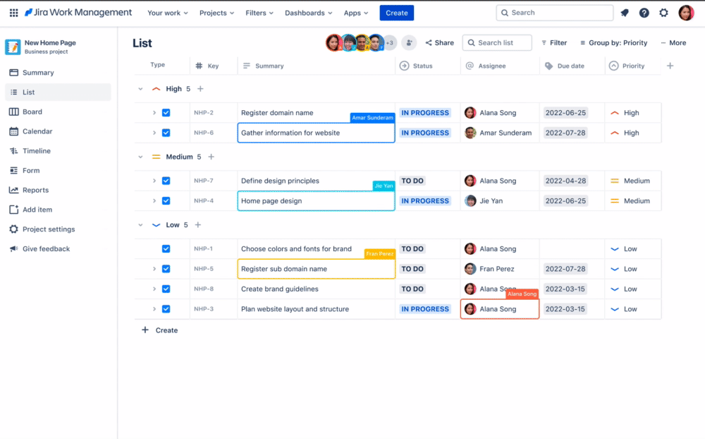 alt="Seeing other teammates edit cells in the list view in real time."