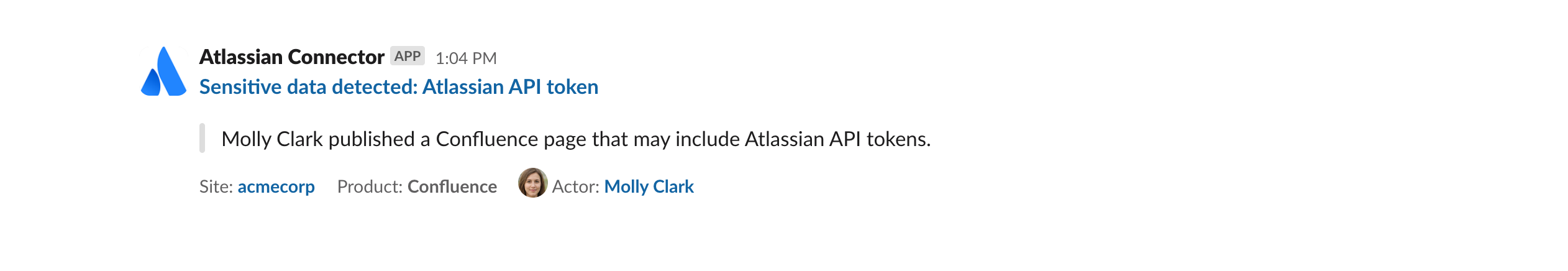 アラートの説明、アクター名、関連サイトが表示されている Slack メッセージ。 